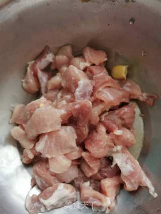 黄花菜黑木耳炒肉片的做法步骤：3