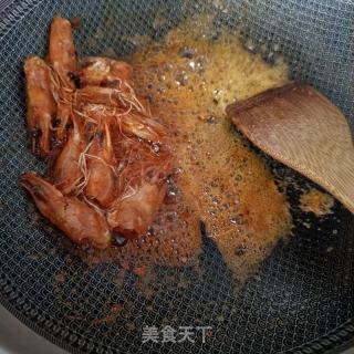 虾油炒韭苔白玉菇的做法步骤：6