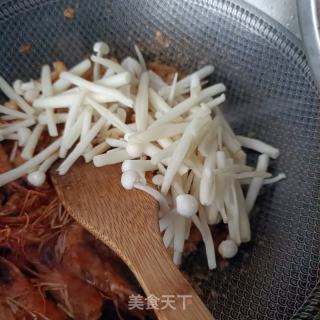 虾油炒韭苔白玉菇的做法步骤：8