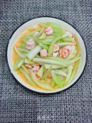 西芹炒虾仁的做法步骤：9