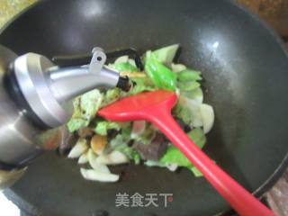 茭白包心菜炒荞麦面疙瘩的做法步骤：8