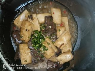 豆腐烧鸭血的做法步骤：7