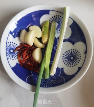 红烧带鱼的做法步骤：3