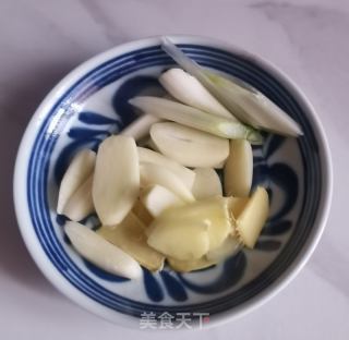 红烧带鱼的做法步骤：4