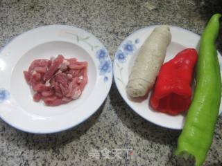 双椒肉丝炒面筋的做法步骤：1