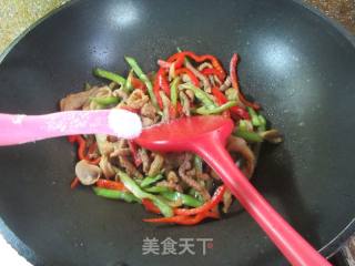 双椒肉丝炒面筋的做法步骤：11