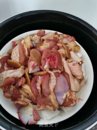 杏鲍菇蒸鸡肉的做法步骤：3