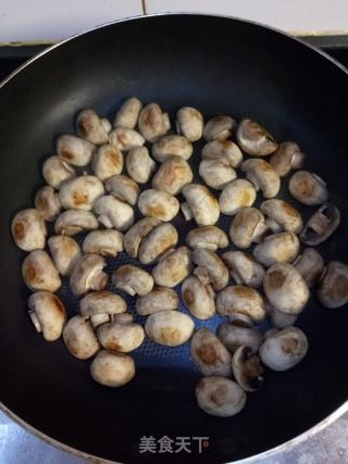 干煸口蘑的做法步骤：5