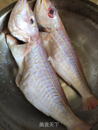香煎红三鱼的做法步骤：1