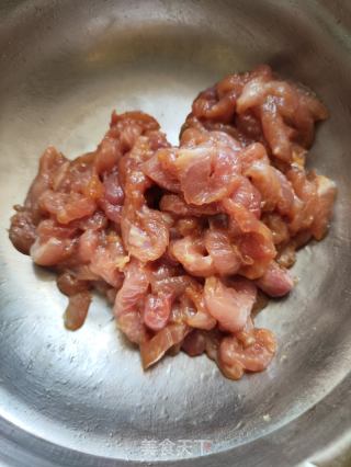 肉片炒菜花的做法步骤：1