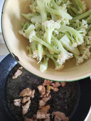 肉片炒菜花的做法步骤：6