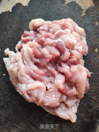 藕片炒肉丝的做法步骤：2