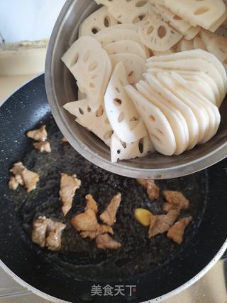 藕片炒肉丝的做法步骤：6