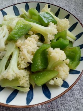 青椒炒菜花的做法步骤：7