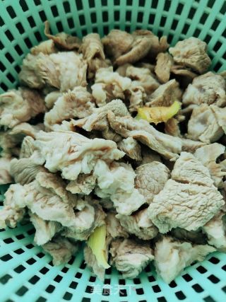 牛腩烧土豆的做法步骤：4