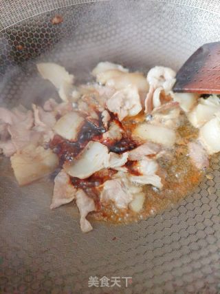 杏鲍菇炒五花肉的做法步骤：5