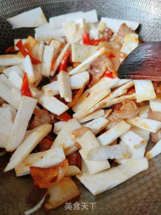 杏鲍菇炒五花肉的做法步骤：7
