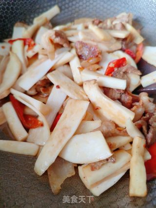 杏鲍菇炒五花肉的做法步骤：8