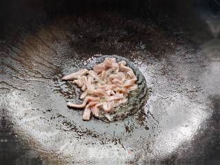 咸肉韭菜炒土豆的做法步骤：4