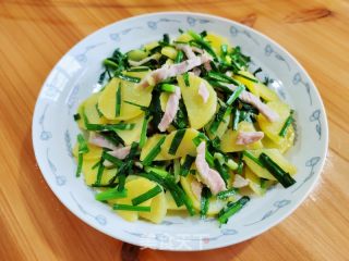 咸肉韭菜炒土豆的做法步骤：8
