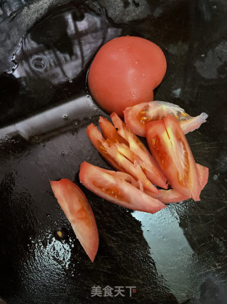 番茄炸蛋牛肉锅的做法步骤：2