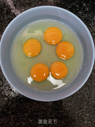 番茄炸蛋牛肉锅的做法步骤：4