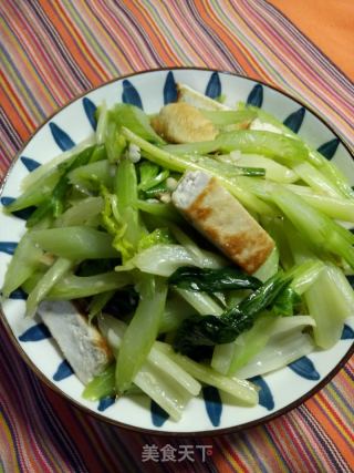 芹菜炒豆腐的做法步骤：5