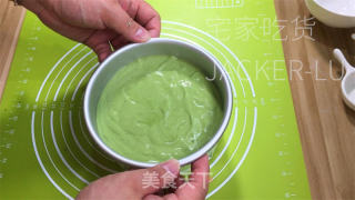抹茶古早蛋糕，口感云朵般细腻，抹茶味清新而独特。的做法步骤：18