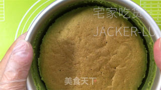 抹茶古早蛋糕，口感云朵般细腻，抹茶味清新而独特。的做法步骤：20