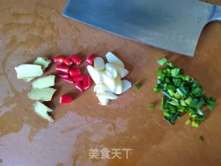 特色早餐之鲶鱼煮粉的做法步骤：4
