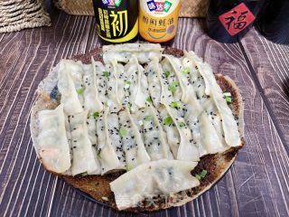 三鲜馅锅贴的做法