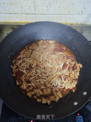 西红柿鸡蛋面的做法步骤：6