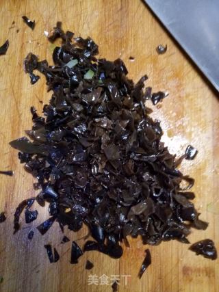 芹菜猪肉水饺的做法步骤：2