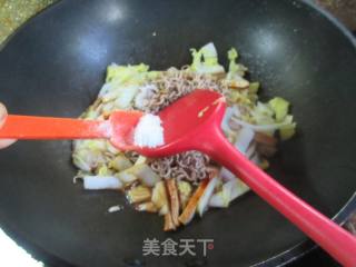 香干大白菜炒荞麦面的做法步骤：8