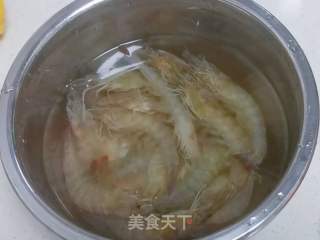 油焖大虾的做法步骤：1