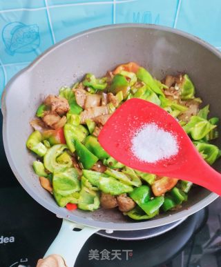 家常辣椒炒肉的做法步骤：11