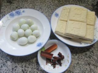 卤鹌鹑蛋豆腐干的做法步骤：1