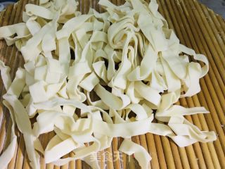西红柿鸡蛋汤面的做法步骤：1
