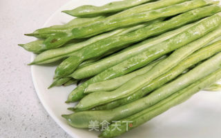 四季豆炒腊肉的做法步骤：2