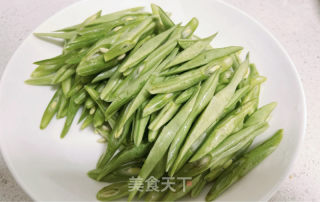 四季豆炒腊肉的做法步骤：3