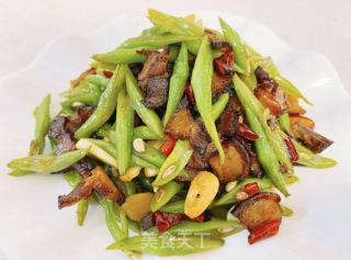 四季豆炒腊肉的做法步骤：11
