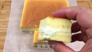 奶油夹心古早蛋糕，松软蛋糕，甜蜜奶油夹心，口感松软清新。的做法步骤：26