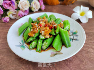 浇汁秋葵的做法