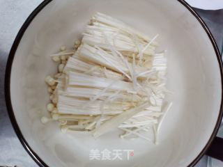 金针菇煮夜香花的做法步骤：2