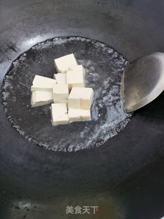 皮蛋豆腐狗肝菜汤的做法步骤：4