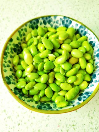 毛豆烧排骨的做法步骤：1