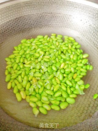 毛豆烧排骨的做法步骤：2