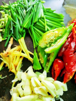 韭菜花炒牛肉的做法步骤：4