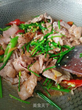 韭菜花炒牛肉的做法步骤：11