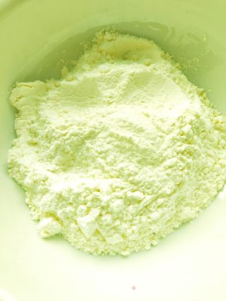 猪肉韭菜盒子的做法步骤：1